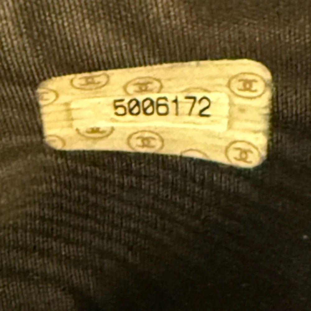 Chanel ‘Classic Flap wallet’ - Picture 11 of 16